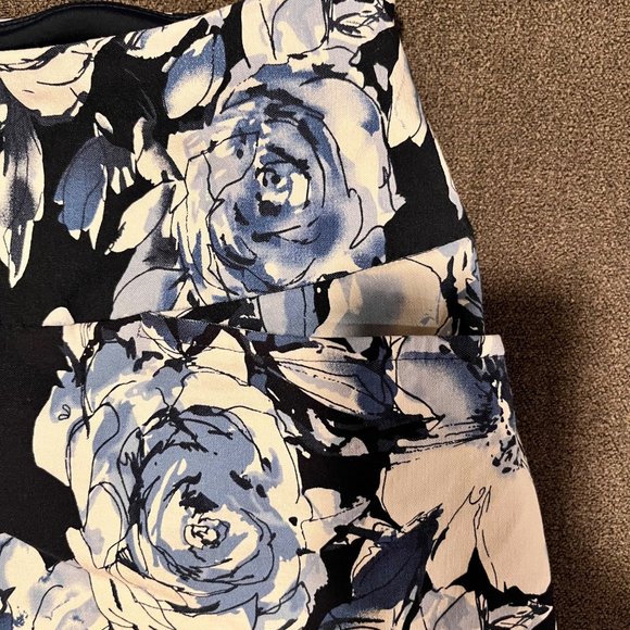 SC & Co Skort Pull-on Womens Medium Blue Floral Pockets Stretch Tummy Control - Picture 3 of 14